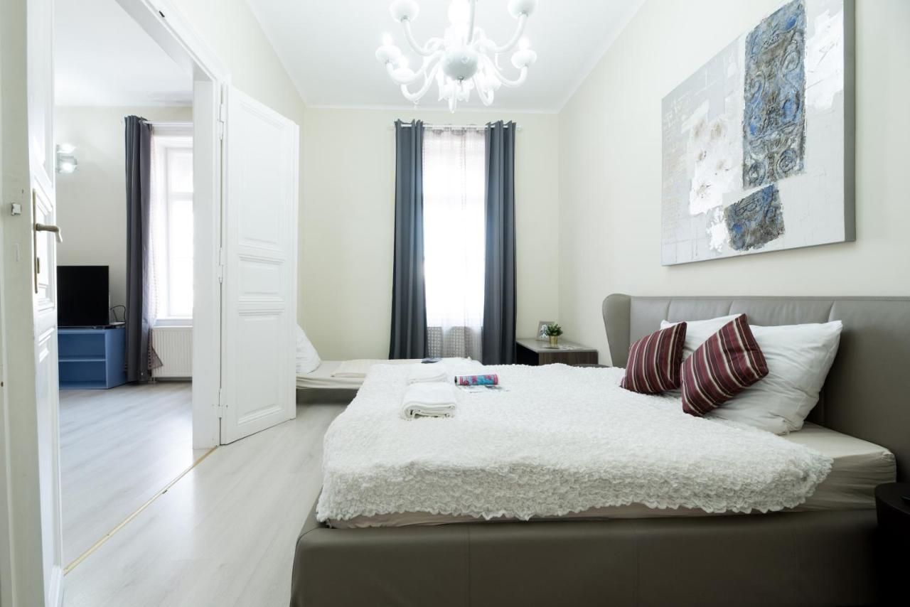 Budapesteasyflat Oktogon Lux Esterno foto